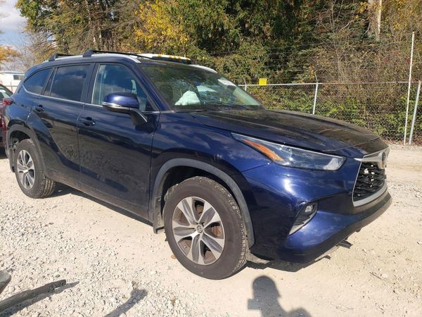 2023 TOYOTA HIGHLANDER — Passenger 3/4