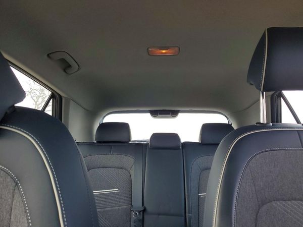 2022 HYUNDAI VENUE SEL & Limited — SUVN