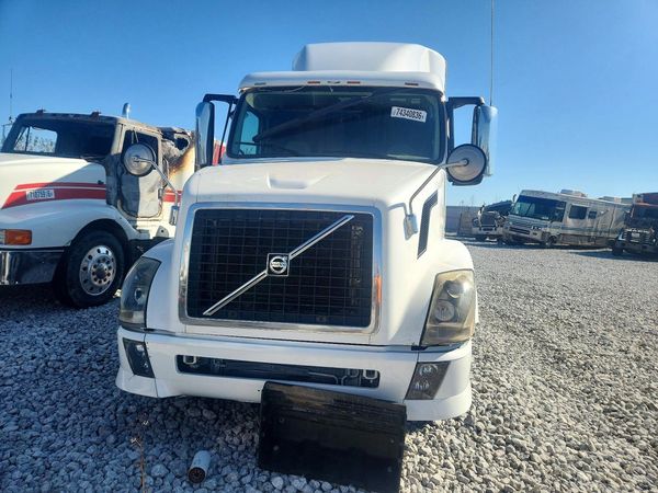 2015 VOLVO VN — DIRF