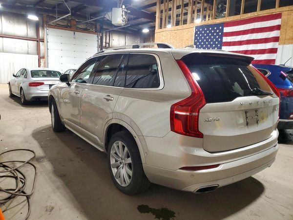2017 VOLVO XC90 Momentum — DSRA