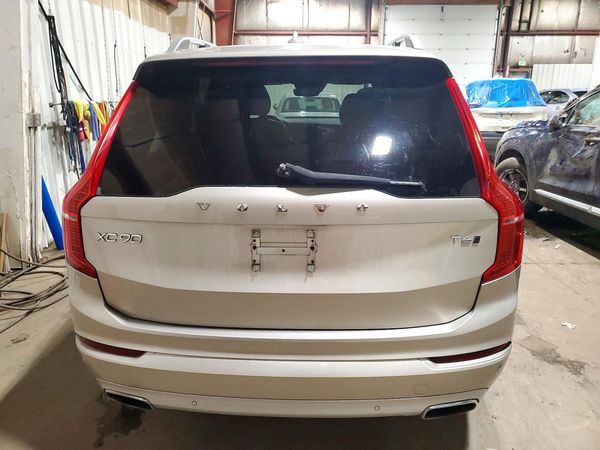 2017 VOLVO XC90 Momentum — DIRR