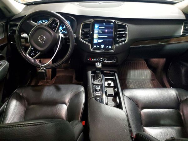 2017 VOLVO XC90 Momentum — CKPT
