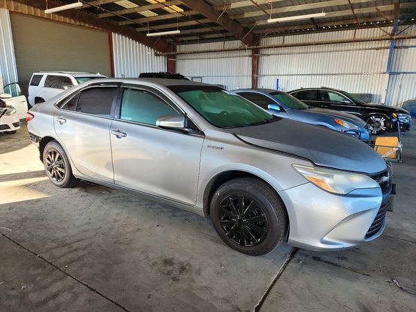 2017 TOYOTA CAMRY SOLA LE/SE/XLE Hybrid — Passenger 3/4