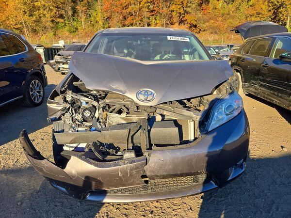2017 TOYOTA SIENNA — DIRF