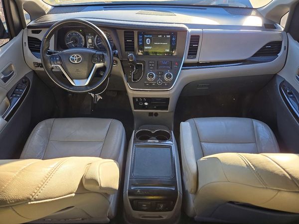 2017 TOYOTA SIENNA — CKPT
