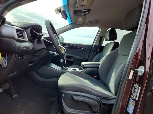 2016 KIA SORENTO L / LX — DENT
