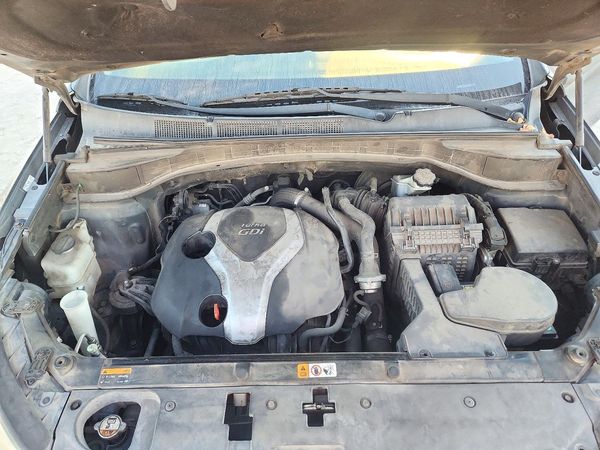 2013 HYUNDAI SANTA FE Sport Turbo Tech — Engine bay