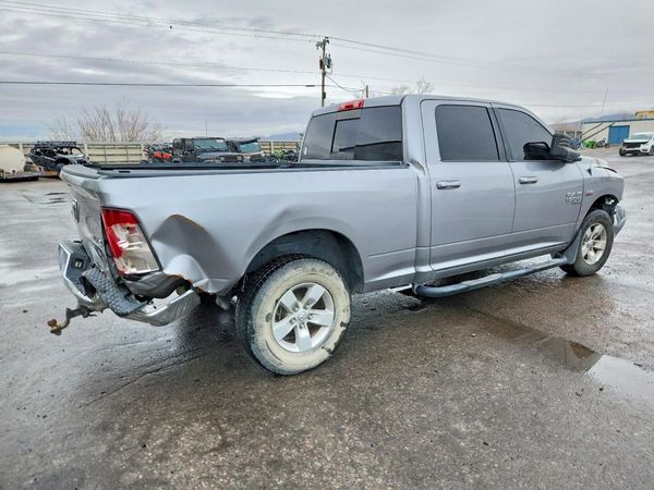 2019 RAM 1500 CLASSIC SLT