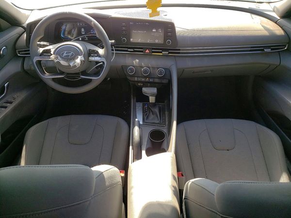 2025 HYUNDAI ELANTRA SE — CKPT