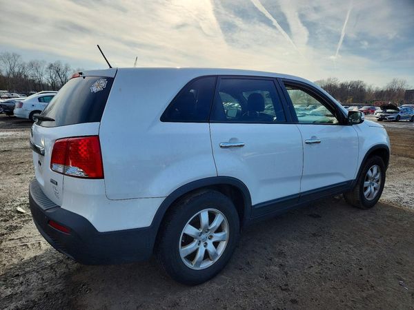 2013 KIA SORENTO Base / LX
