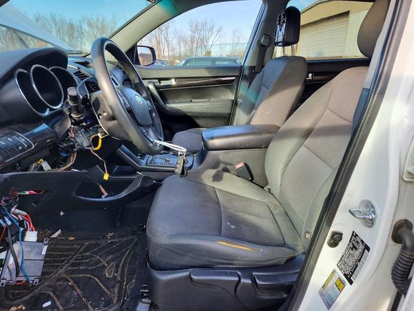 2013 KIA SORENTO Base / LX