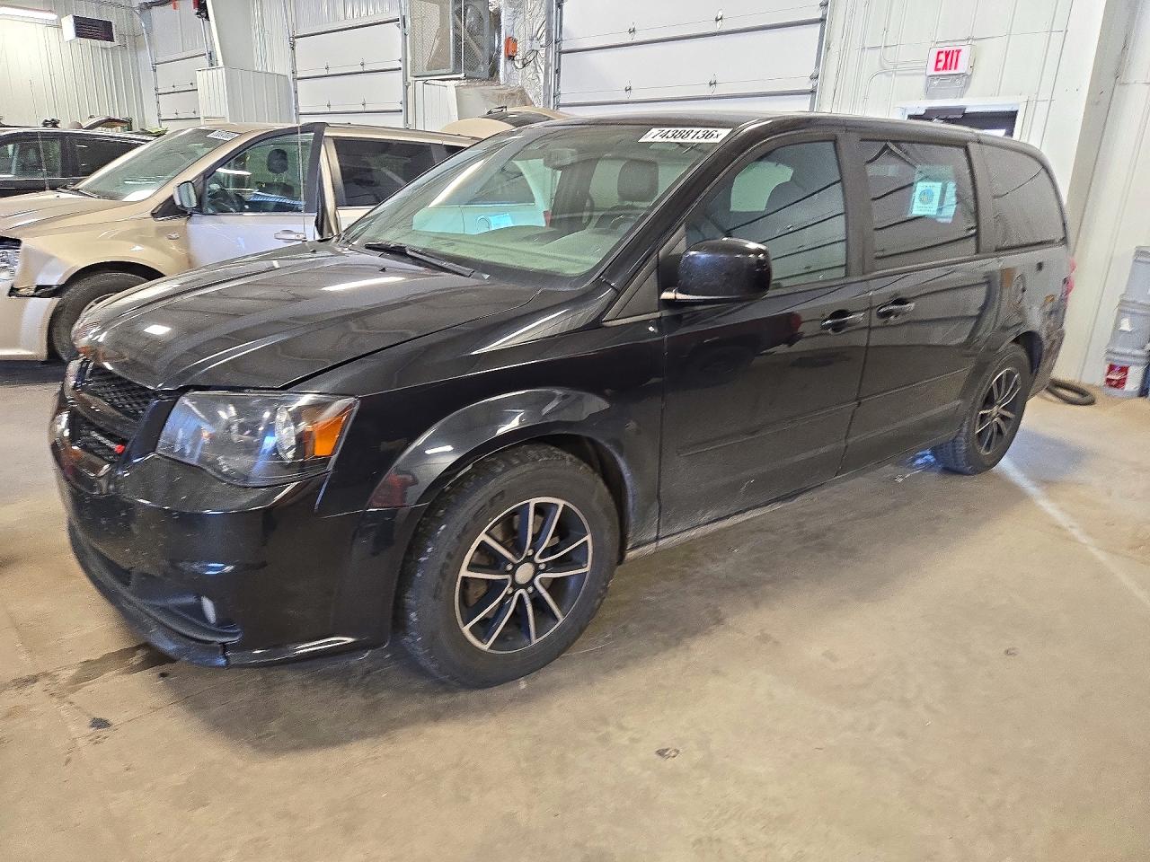 2016 DODGE GRAND CARAVAN R/T — Front 3/4