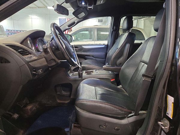 2016 DODGE GRAND CARAVAN R/T — DENT
