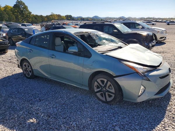 2017 TOYOTA PRIUS — Passenger 3/4