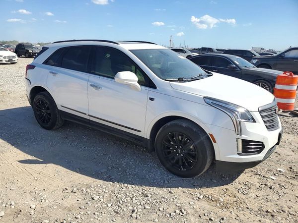 2019 CADILLAC XT5 Luxury — Passenger 3/4