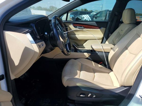 2019 CADILLAC XT5 Luxury — DENT
