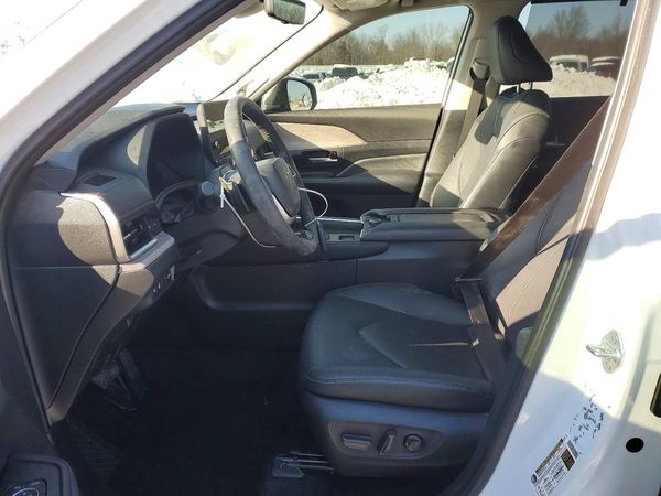2024 TOYOTA GRAND HIGHLANDER