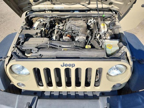 2017 JEEP WRANGLER UNLIMITED Unlimited Sport — Engine bay