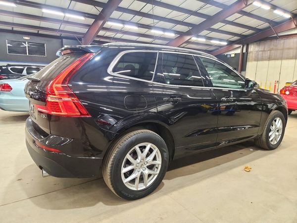 2021 VOLVO XC60 Momentum — PSRA