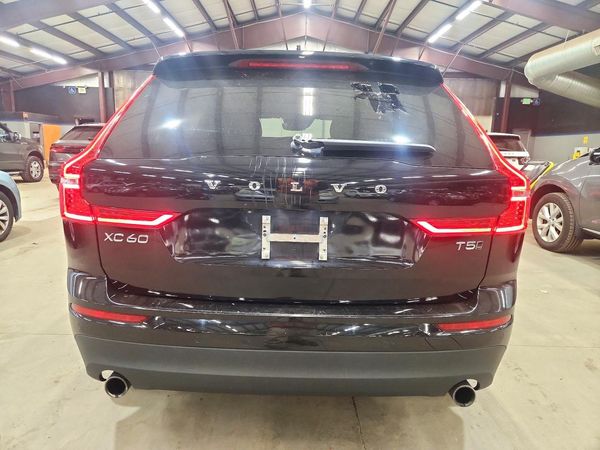 2021 VOLVO XC60 Momentum — DIRR