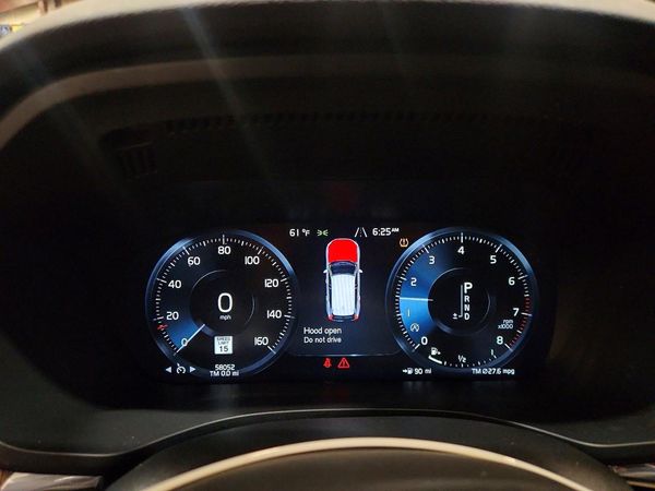 2021 VOLVO XC60 Momentum — ODOM