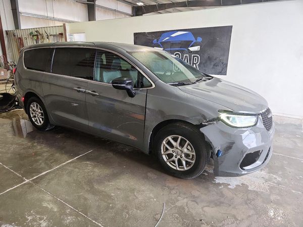 2025 CHRYSLER PACIFICA Select — Passenger 3/4