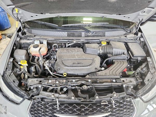 2025 CHRYSLER PACIFICA Select — Engine bay