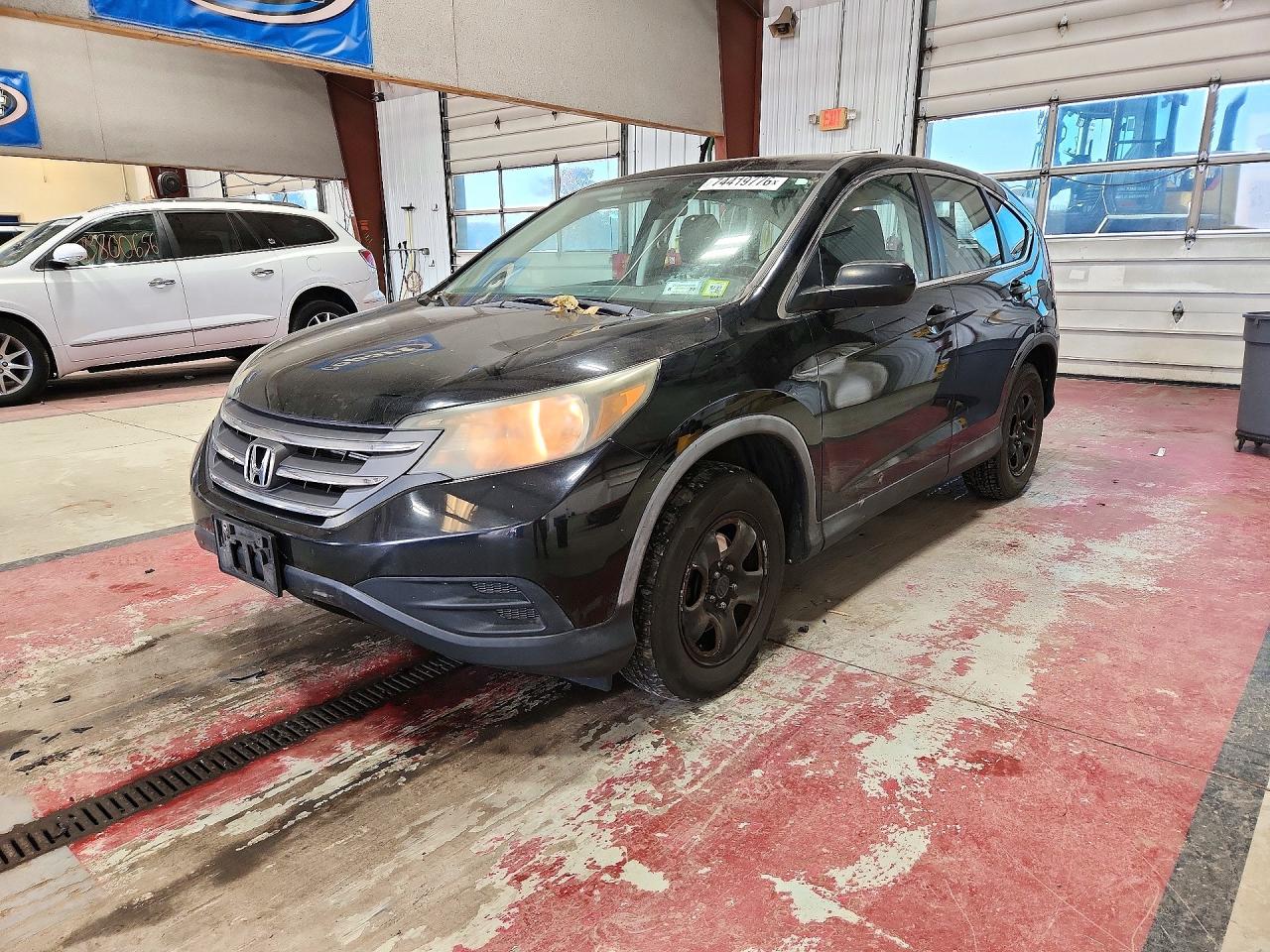 2012 HONDA CRV LX — Front 3/4