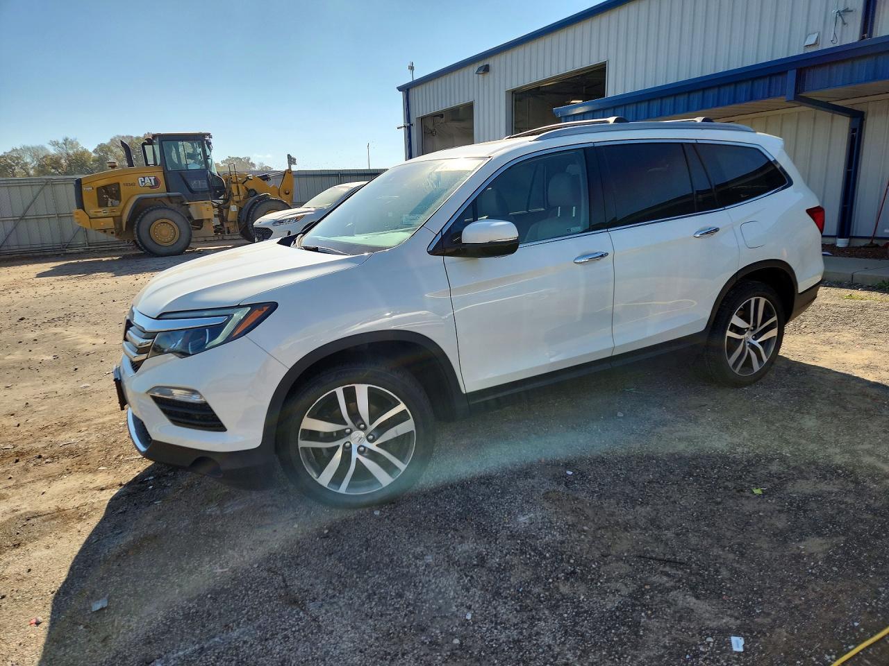 2018 HONDA PILOT Elite — Front 3/4