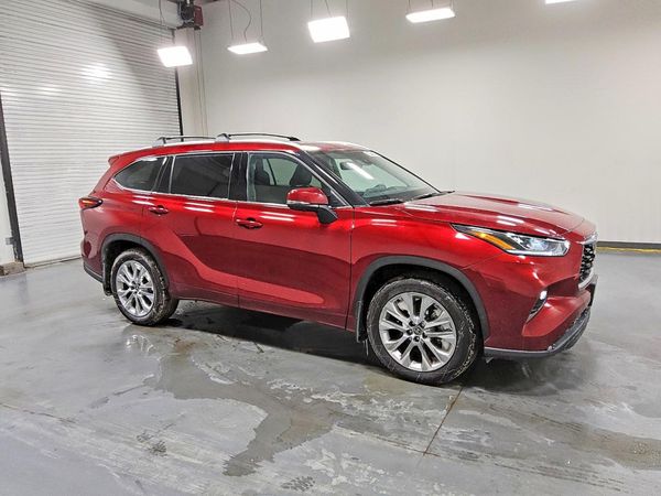 2025 TOYOTA HIGHLANDER — Passenger 3/4