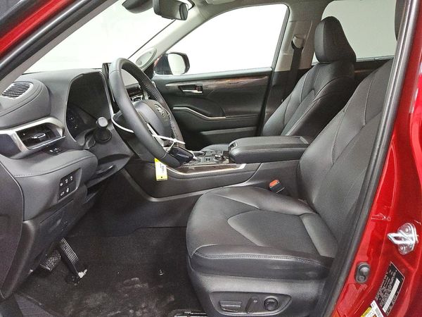 2025 TOYOTA HIGHLANDER — DENT