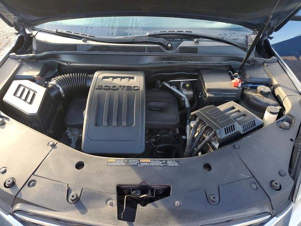 2017 CHEVROLET EQUINOX LT / FL — Engine bay