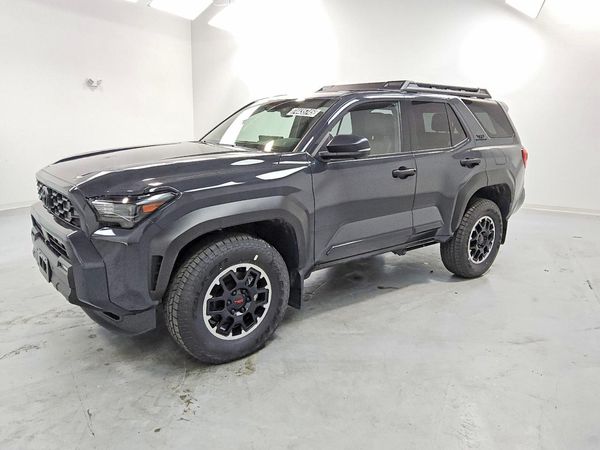 2025 TOYOTA 4RUNNER — Front 3/4