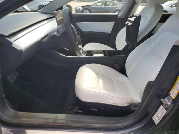 2019 TESLA MODEL 3 — DENT