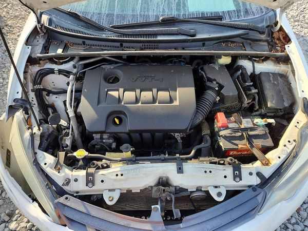 2016 TOYOTA COROLLA L/LE — Engine bay