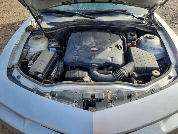 2014 CHEVROLET CAMARO 2LS — Engine bay