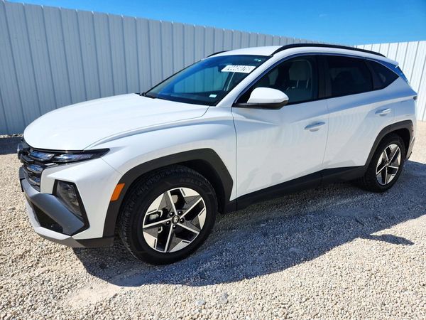 2025 HYUNDAI TUCSON SEL — Front 3/4