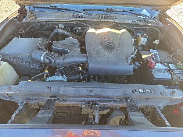 2016 TOYOTA TACOMA — Engine bay
