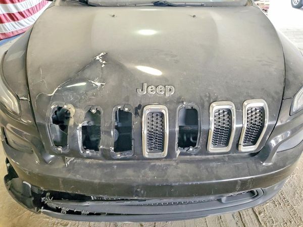 2016 JEEP GRAND CHER Latitude/Longitude/North — Engine bay
