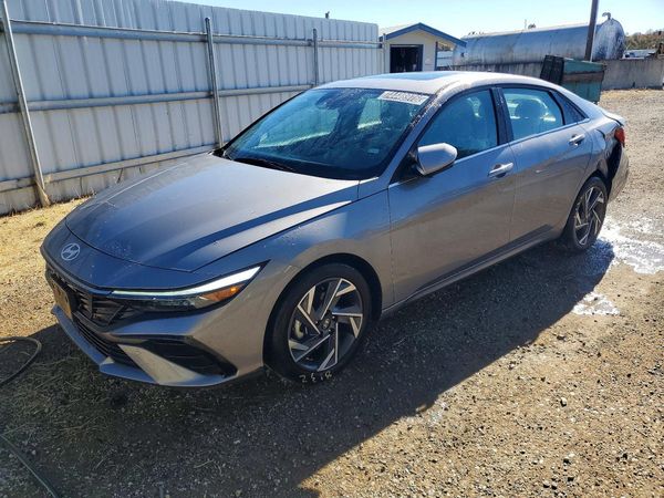 2024 HYUNDAI ELANTRA Limited — Front 3/4