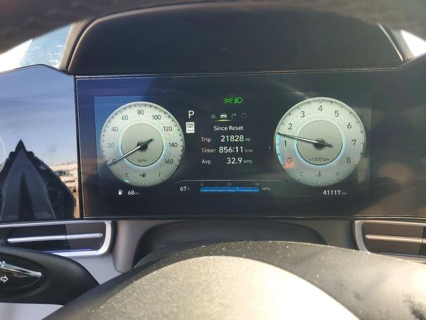 2024 HYUNDAI ELANTRA Limited — ODOM