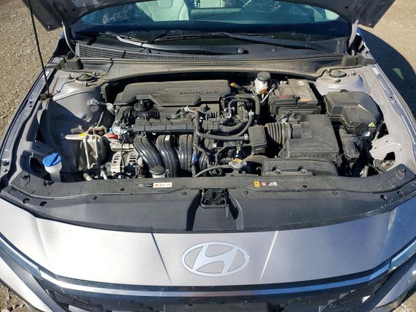 2024 HYUNDAI ELANTRA Limited — Engine bay