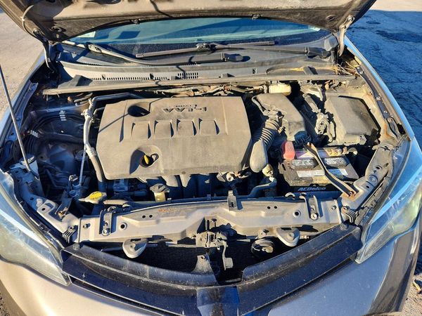 2017 TOYOTA COROLLA — Engine bay