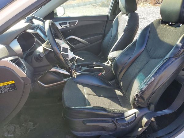 2014 HYUNDAI VELOSTER — DENT