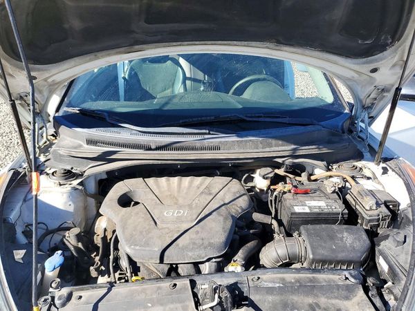 2014 HYUNDAI VELOSTER — Engine bay