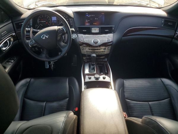2017 INFINITI Q70