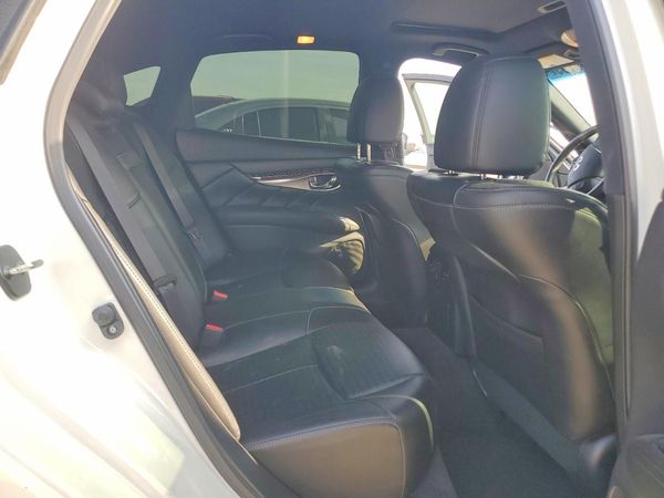 2017 INFINITI Q70
