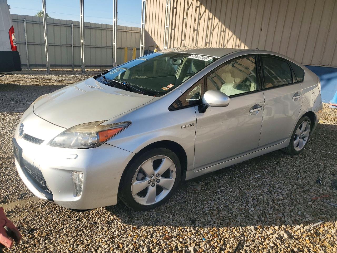 2013 TOYOTA PRIUS — Front 3/4