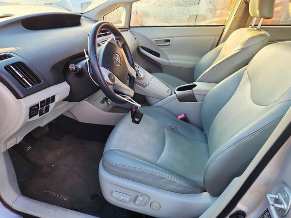2013 TOYOTA PRIUS — DENT