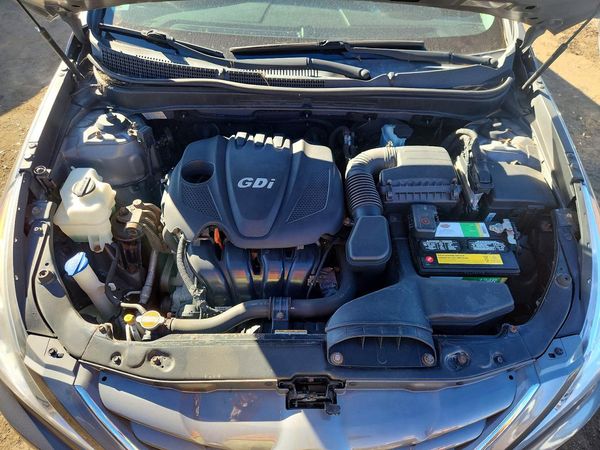 2012 HYUNDAI SONATA Middle-low level — Engine bay